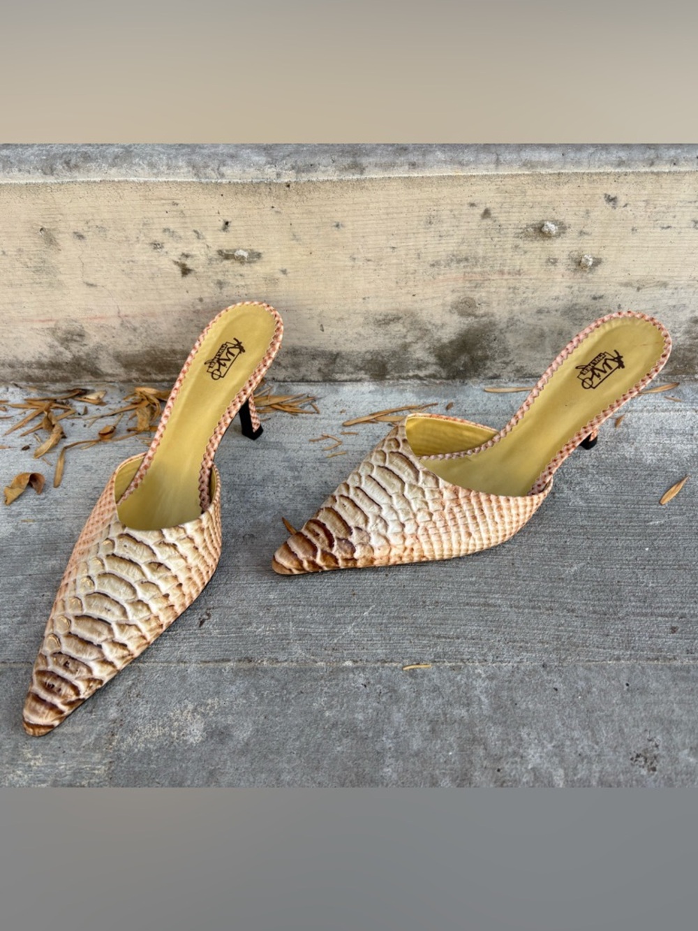 Pointed Toe Mule Heels in Beige Snakeskin